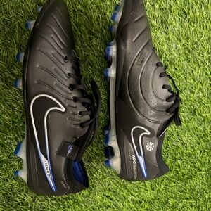 Mens 7 womens 8.5  Nike Legend 10 Elite FG Black Chrome Hyper Royal